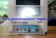 El equipamiento médico del hospital parte la pantalla táctil del sistema eléctrico de Medtronic IPC