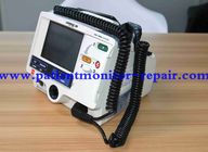 El Defibrillator usado de Medtronic Lifepak20 del equipamiento médico parte el inventario para el mantenimiento